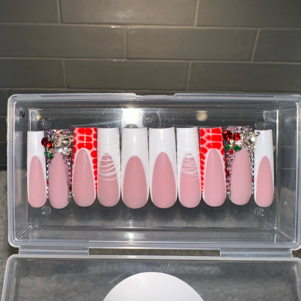 Stylish Pink and Red Press-On Nails